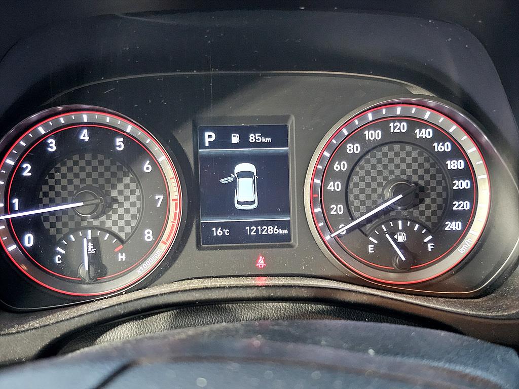 HYUNDAI Veloster - Vista 7