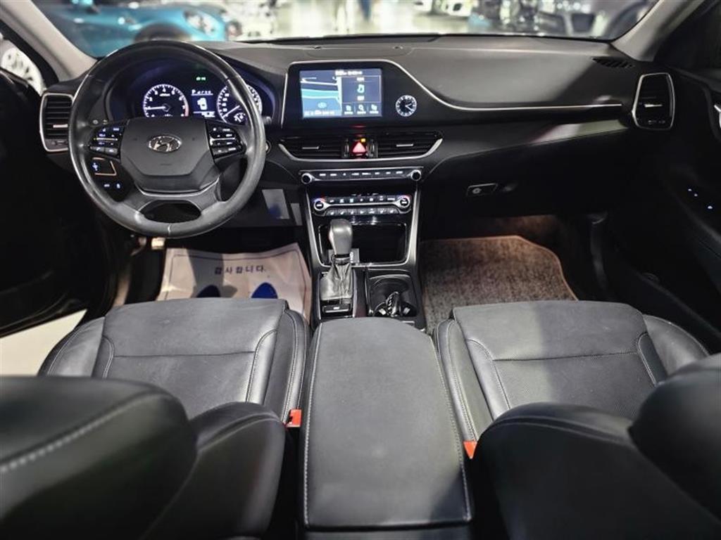 HYUNDAI Grandeur - Vista 5
