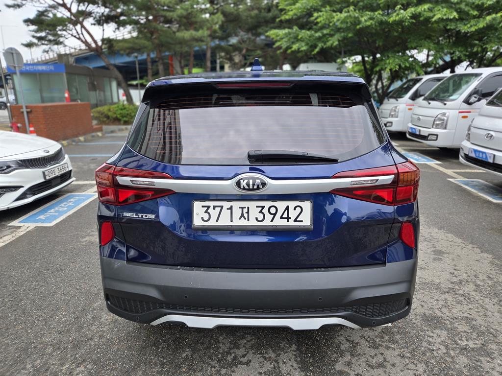 KIA Seltos - Vista 4