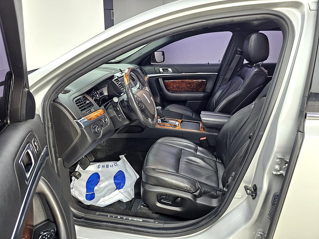 Lincoln MKS - Vista 8