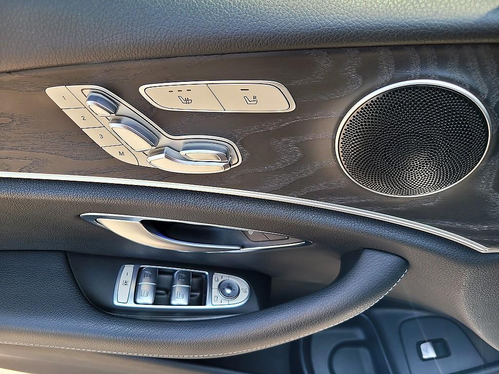 Mercedes Benz E class - Vista 12