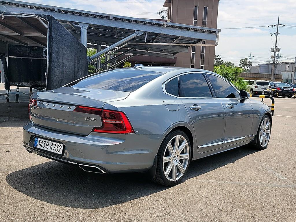 Volvo S90 - Vista 4