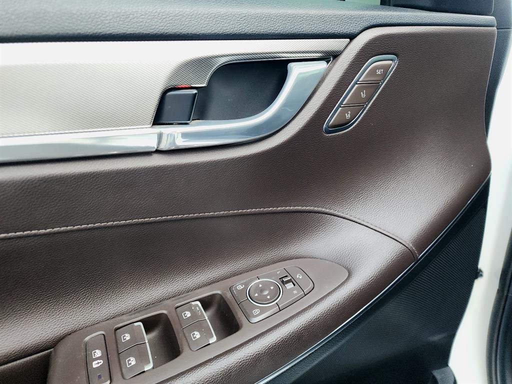 HYUNDAI Grandeur - Vista 12