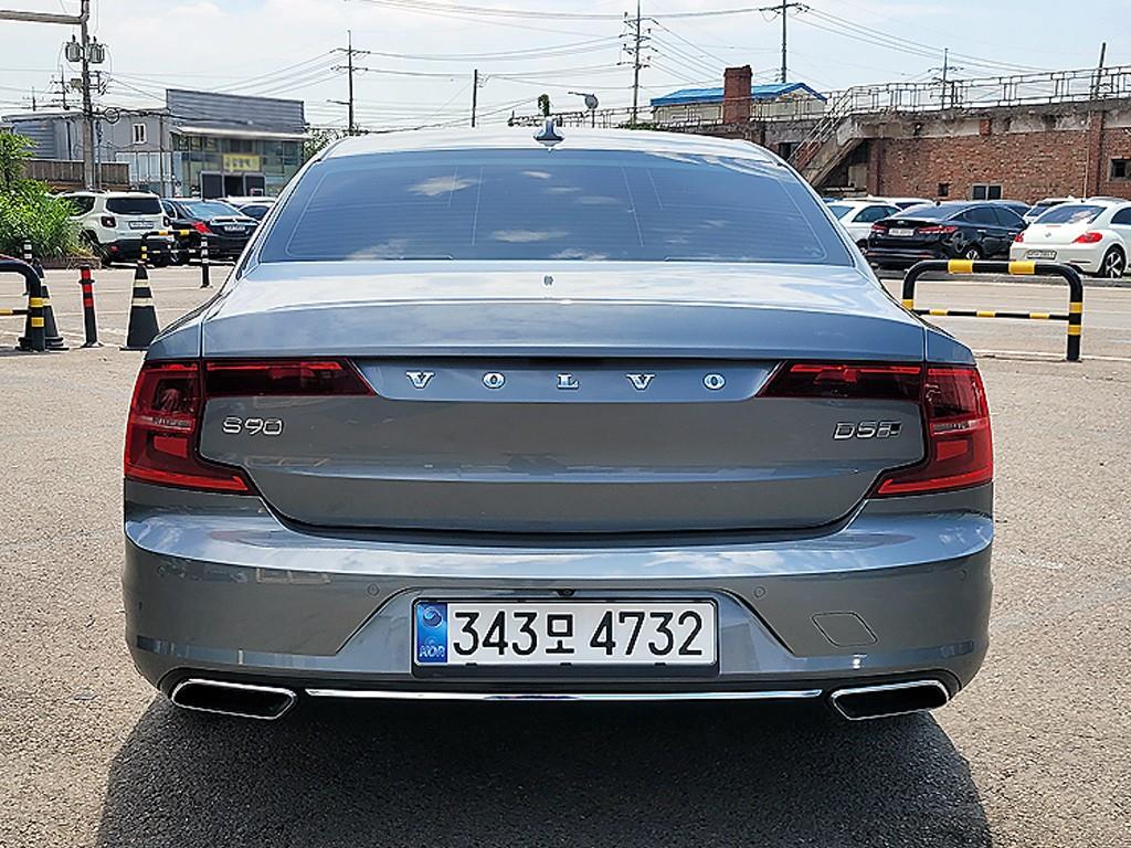 Volvo S90 - Vista 3