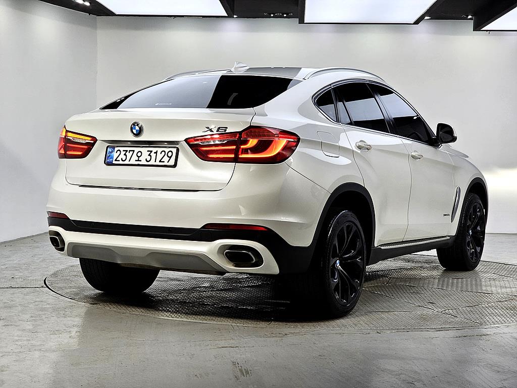 BMW X6 - Vista 4