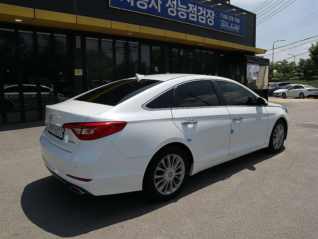HYUNDAI Sonata - Vista 7