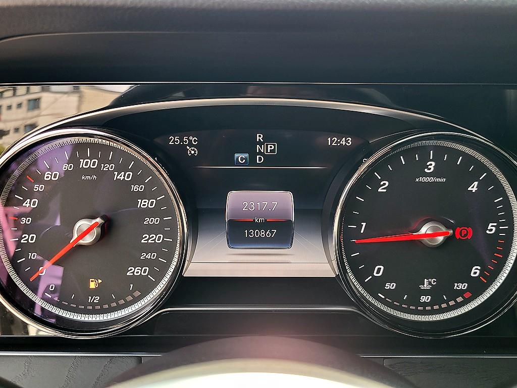 Mercedes Benz E class - Vista 9