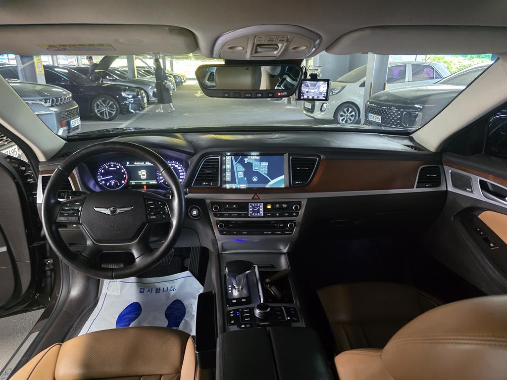 Genesis G80 - Vista 10