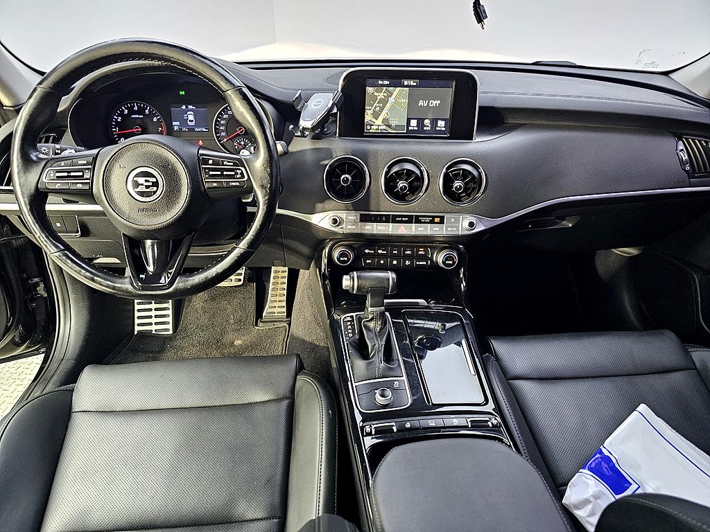 KIA Stinger - Vista 5