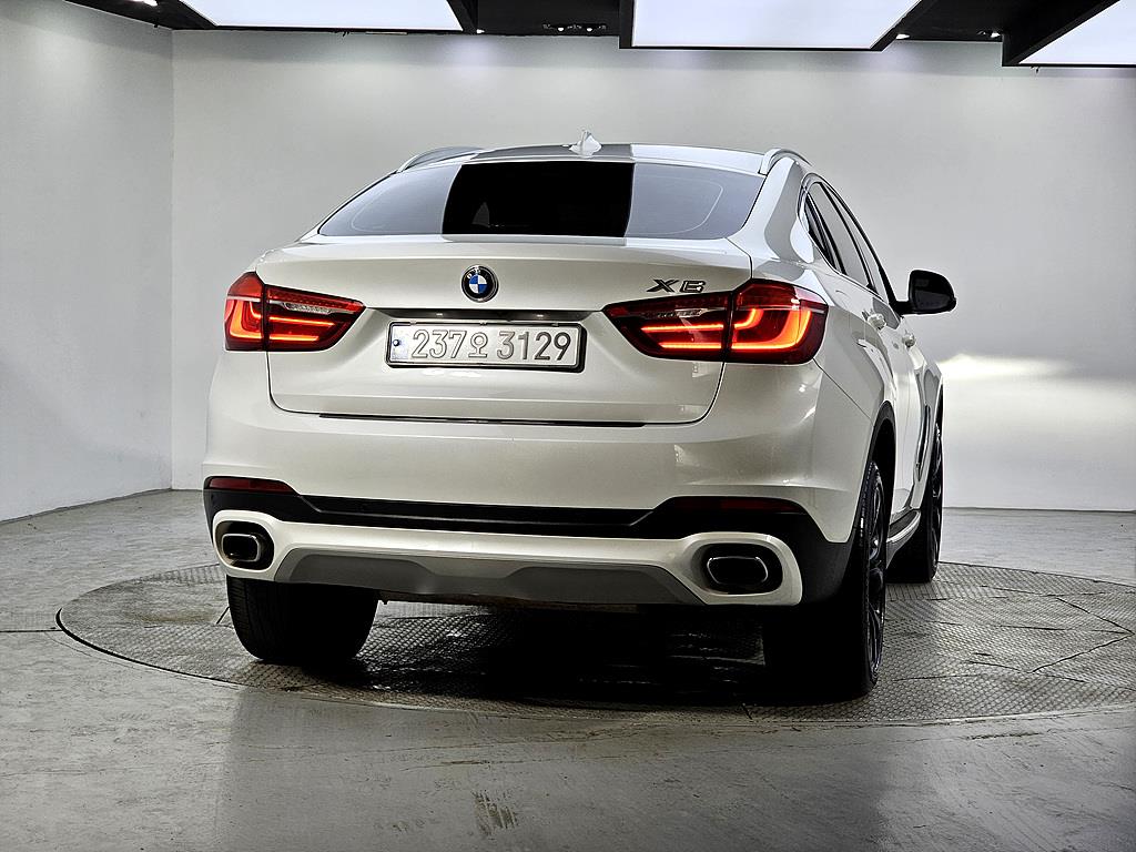 BMW X6 - Vista 3
