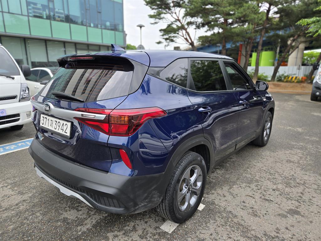 KIA Seltos - Vista 5