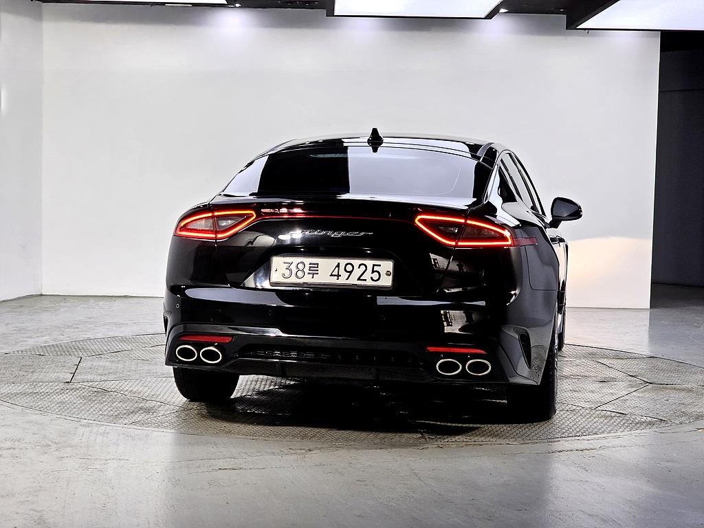 KIA Stinger - Vista 3