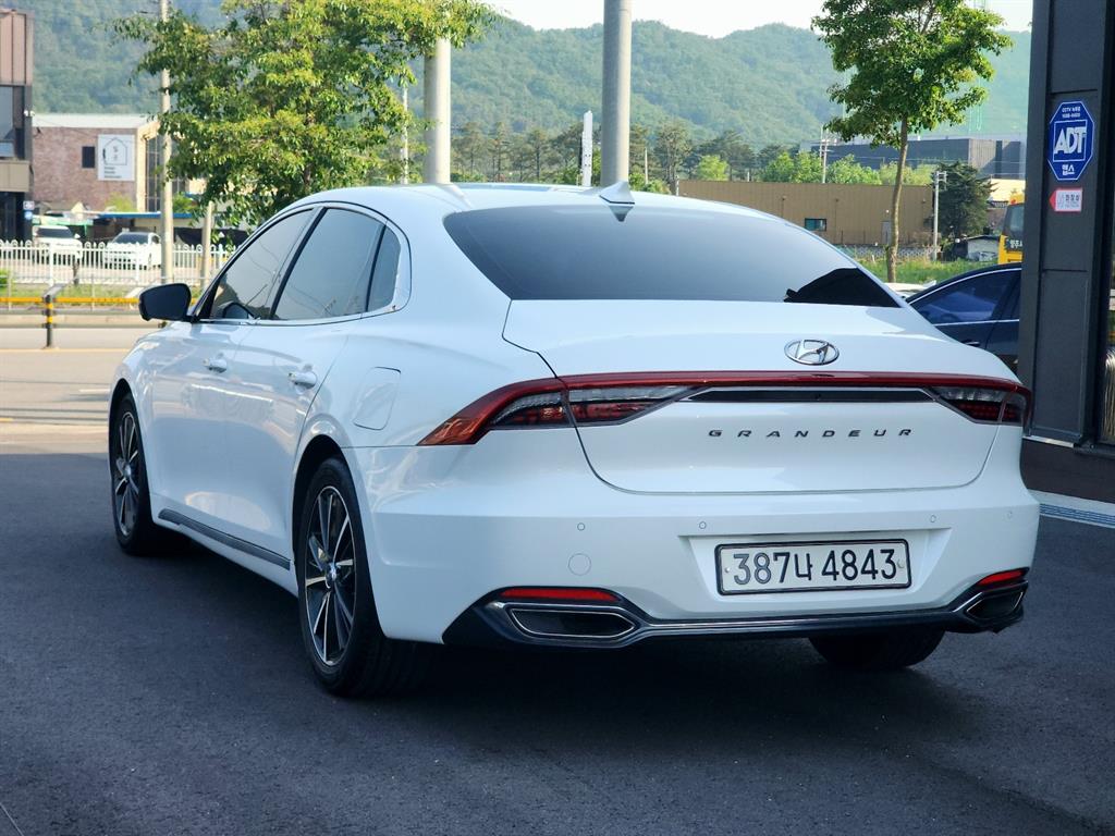 HYUNDAI Grandeur - Vista 4