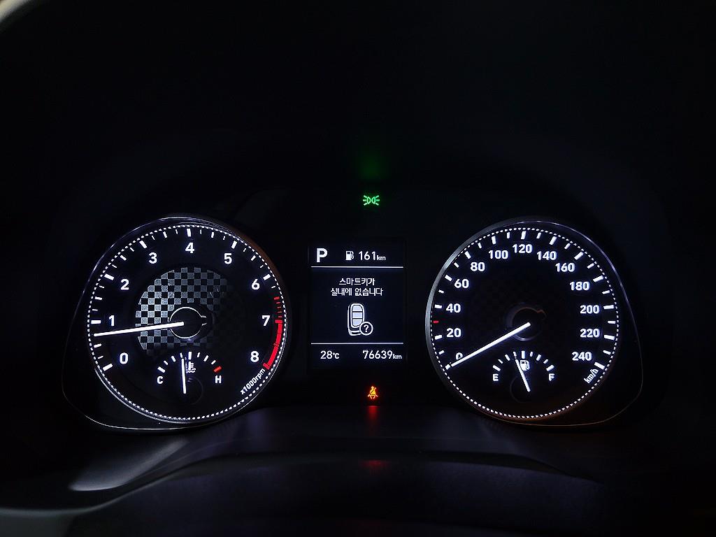 HYUNDAI Avante - Vista 10