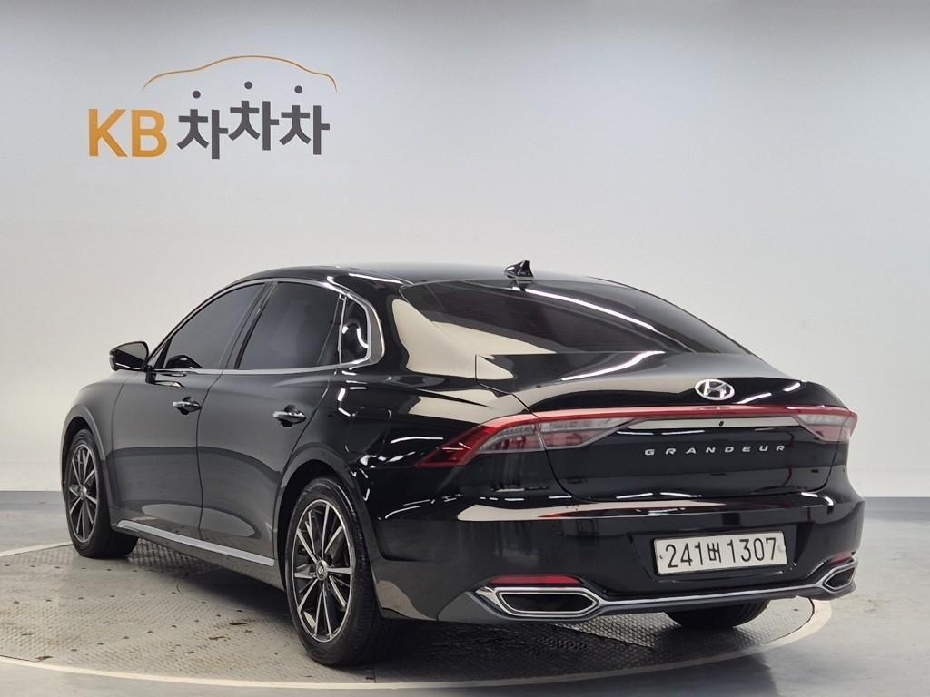 HYUNDAI Grandeur - Vista 2