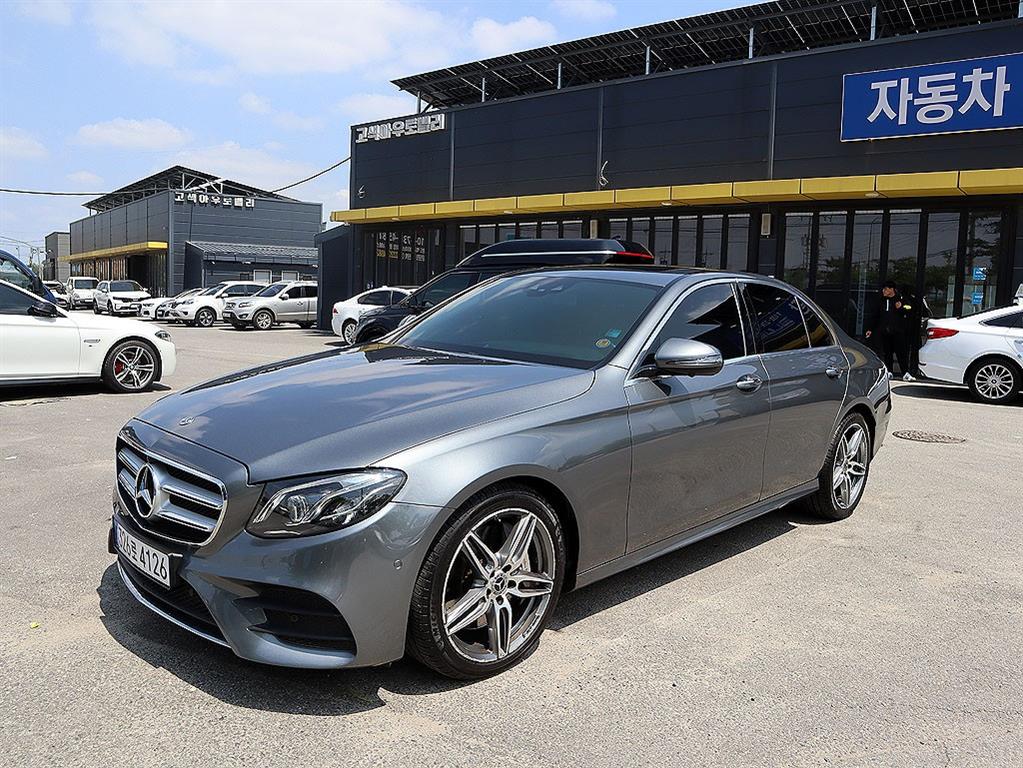 Mercedes Benz E class - Vista 3