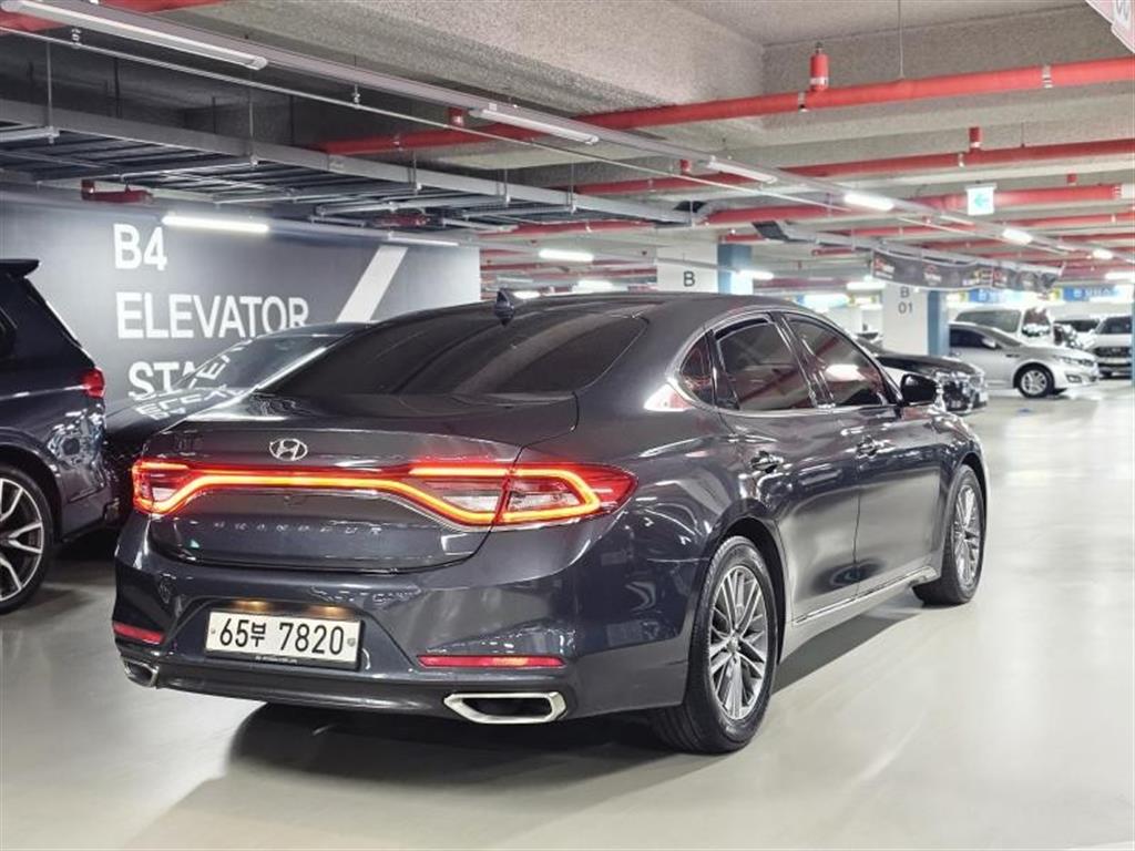HYUNDAI Grandeur - Vista 3