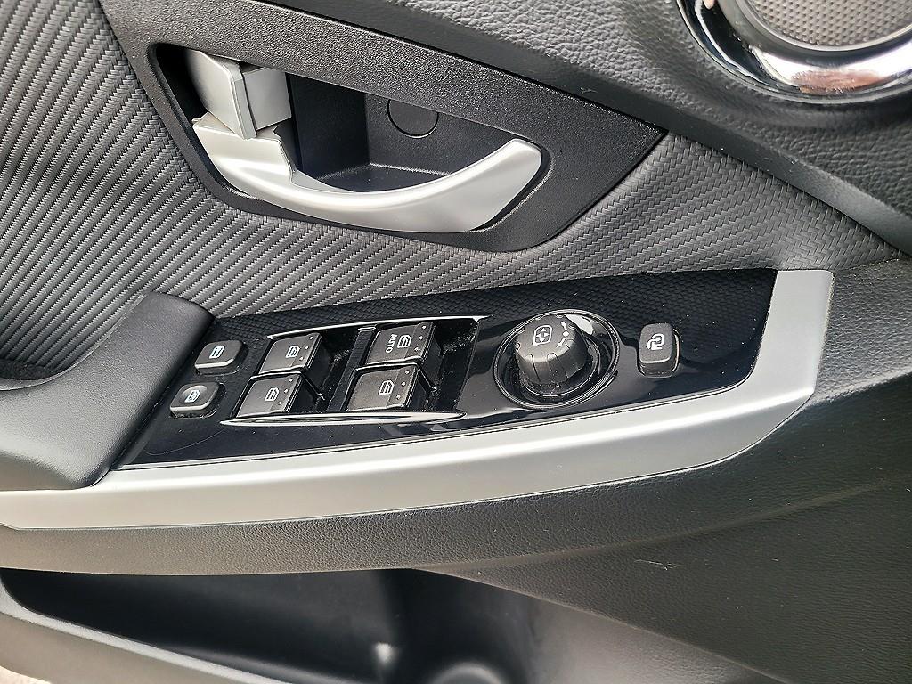 Ssangyong Korando - Vista 12