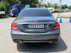 Mercedes Benz E class - Vista 6