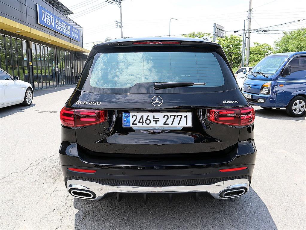 Mercedes Benz GLB Class - Vista 7