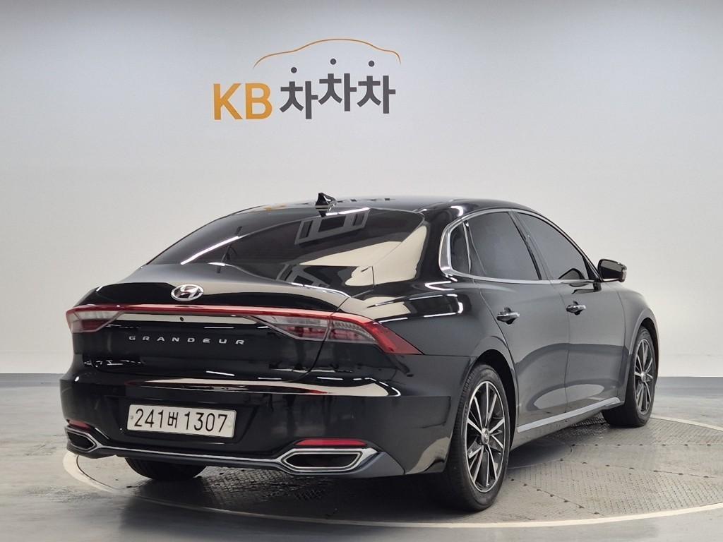 HYUNDAI Grandeur - Vista 3