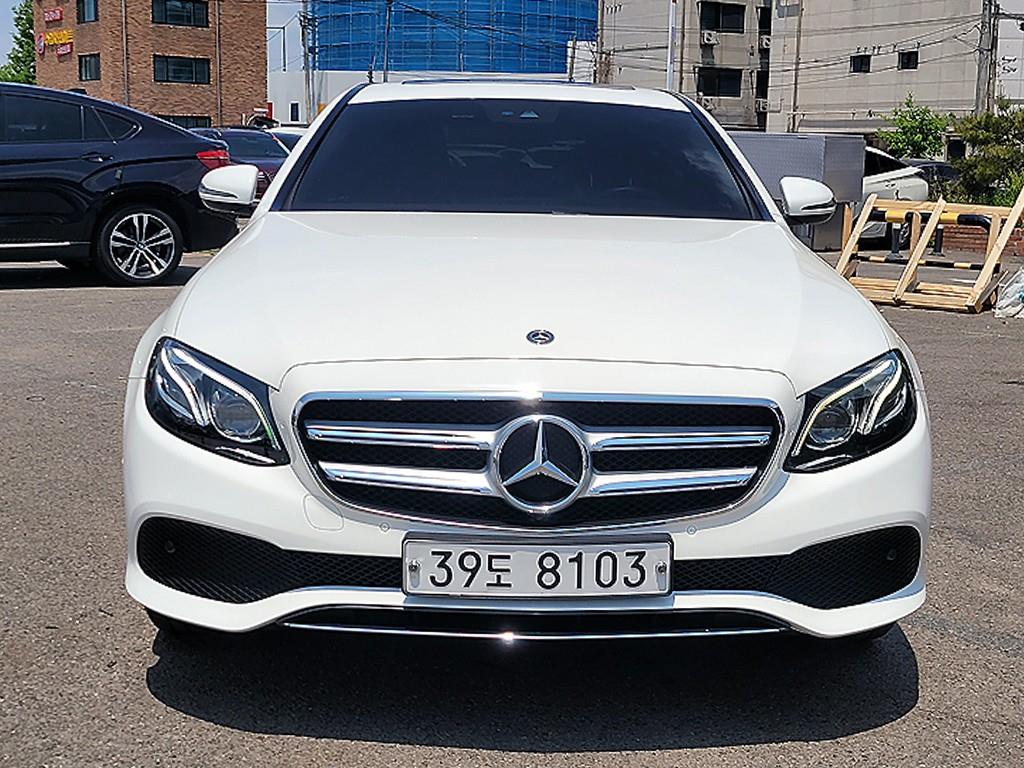 Mercedes Benz E class - Vista 2
