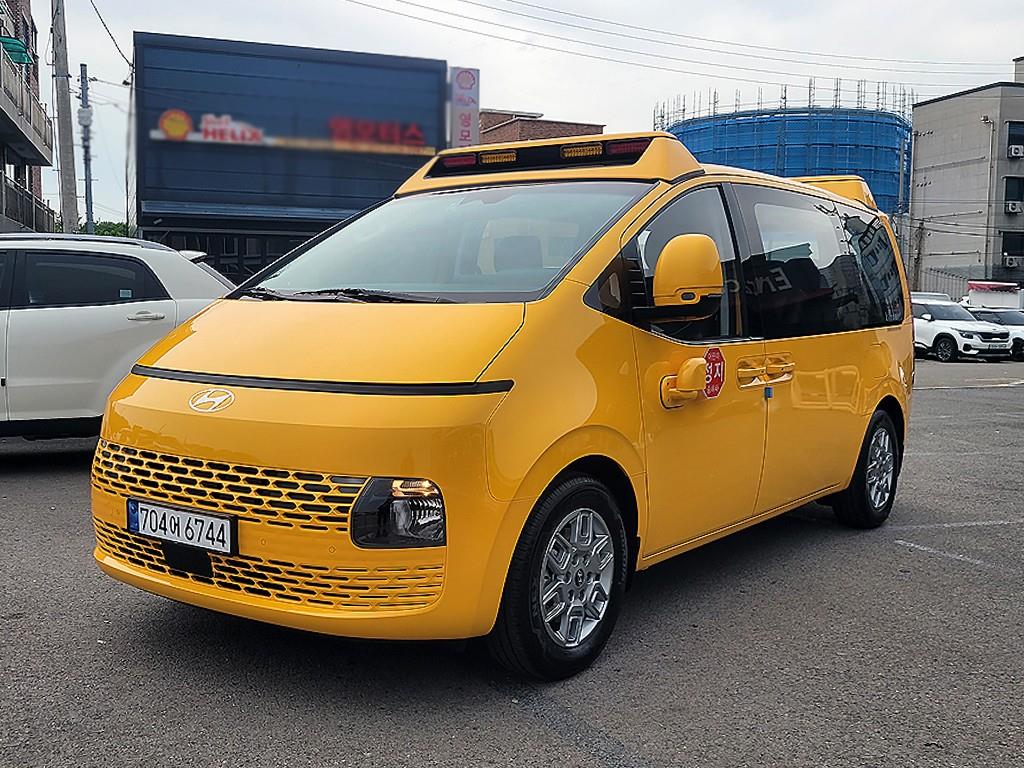 HYUNDAI Staria - Vista 2