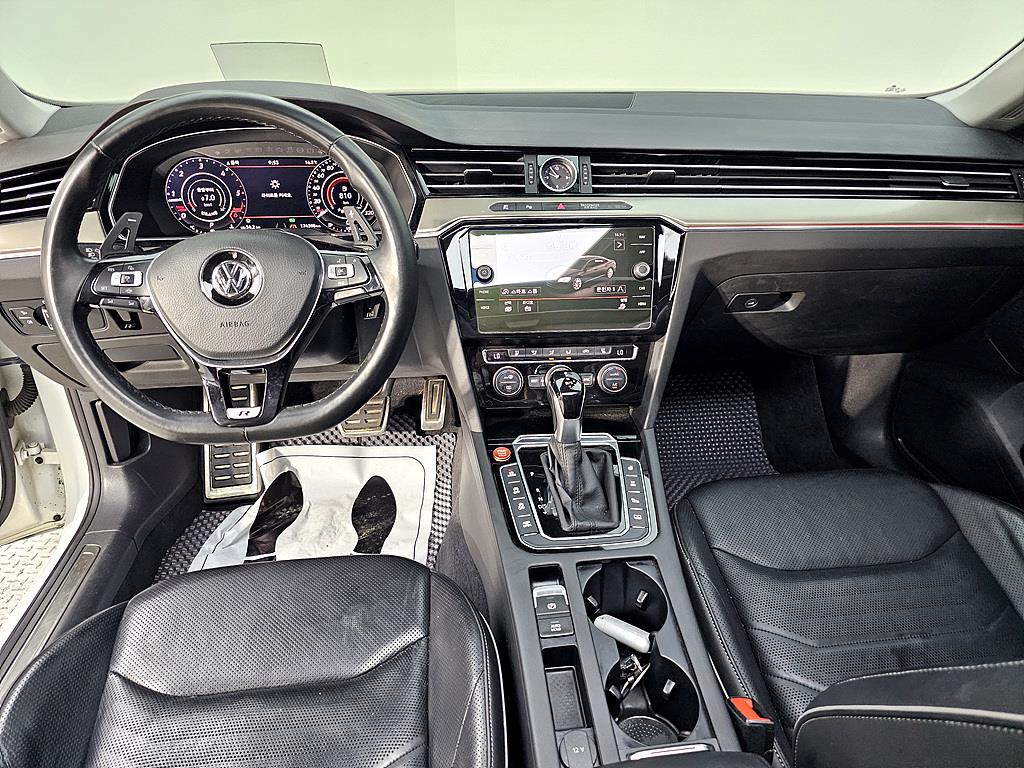 Volkswagen Arteon - Vista 5