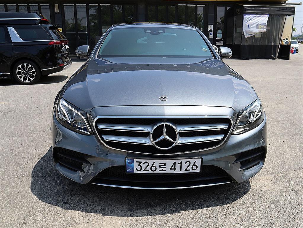 Mercedes Benz E class 2019 Gris - Importación desde Corea - HF Imports Iquique - Foto 1