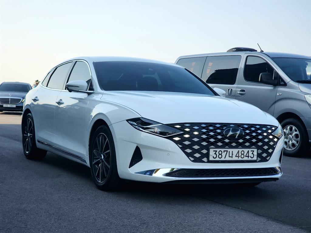 HYUNDAI Grandeur - Vista 2
