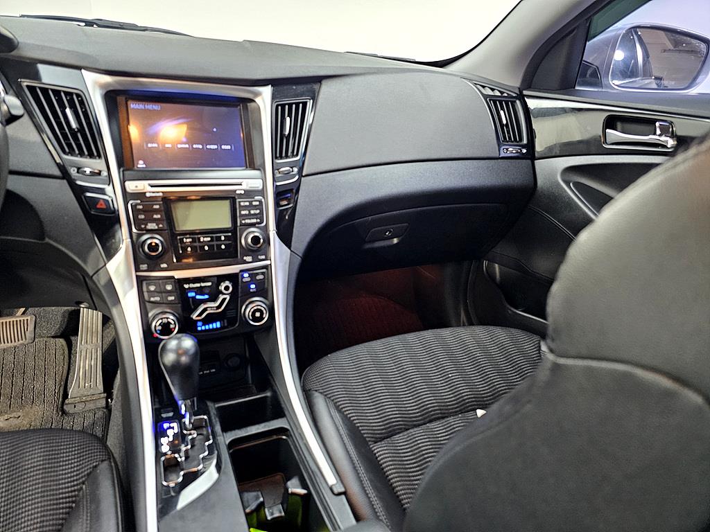 HYUNDAI Sonata - Vista 10