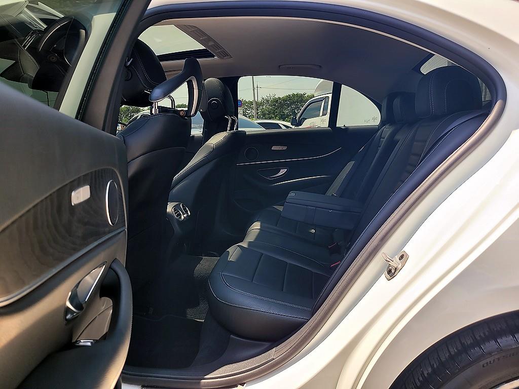 Mercedes Benz E class - Vista 7