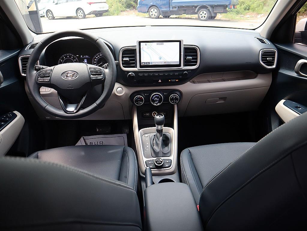 HYUNDAI Venue - Vista 9