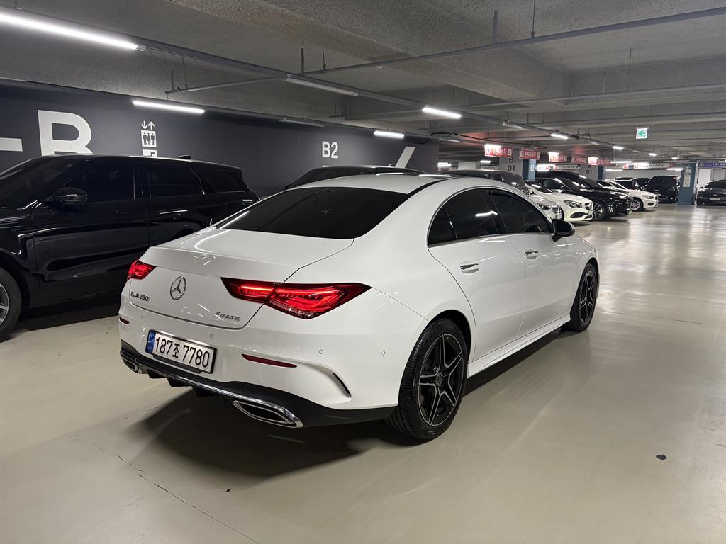 Mercedes Benz CLA Class - Vista 4