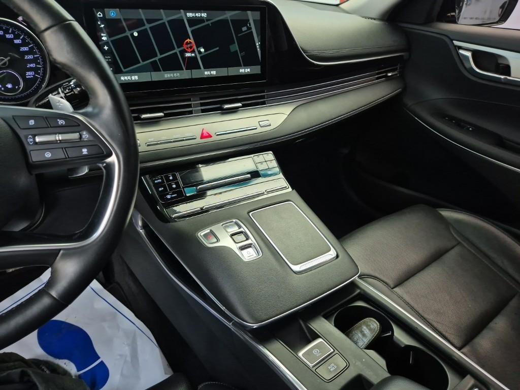 HYUNDAI Grandeur - Vista 10
