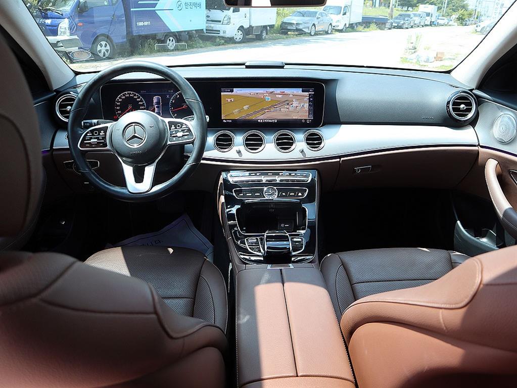 Mercedes Benz E class - Vista 9