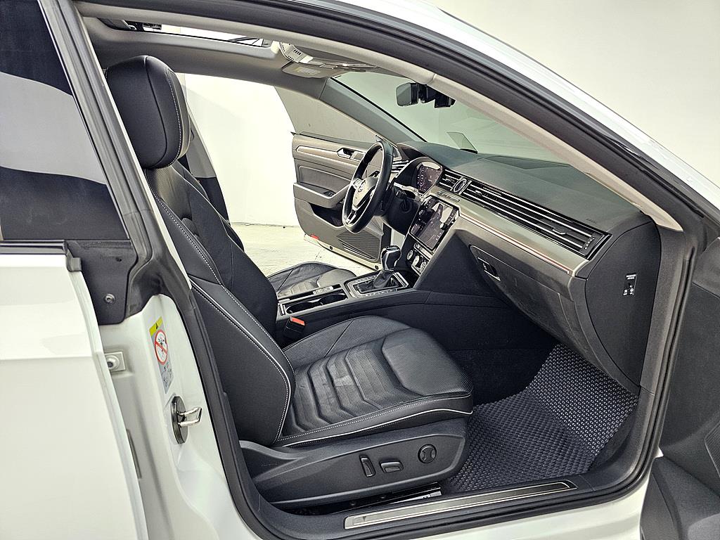 Volkswagen Arteon - Vista 11