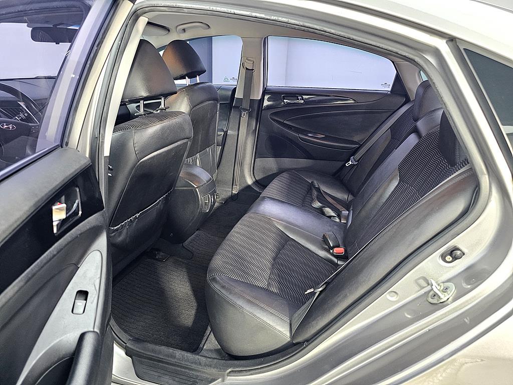 HYUNDAI Sonata - Vista 9