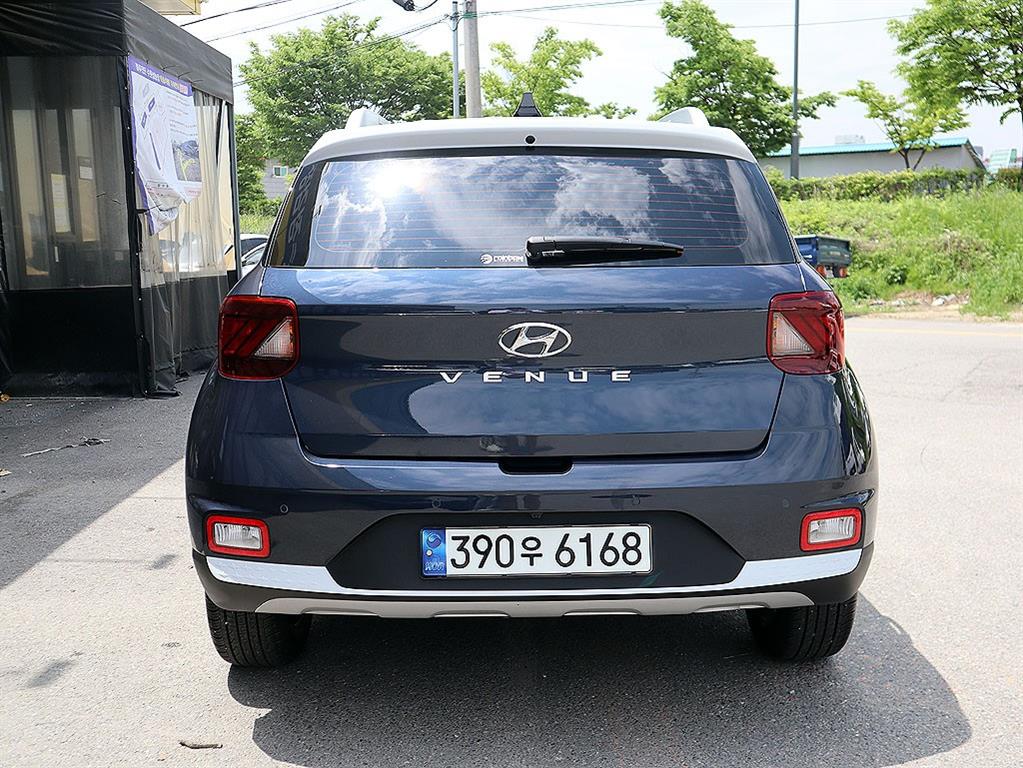 HYUNDAI Venue - Vista 5