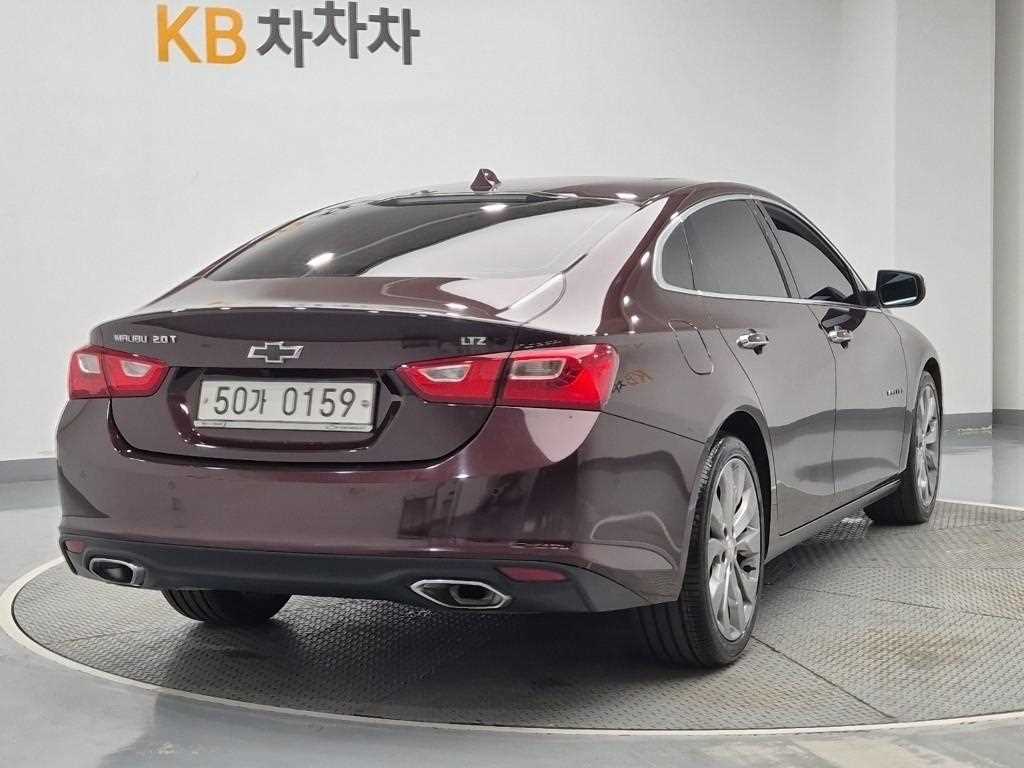 Chevrolet Malibu - Vista 3