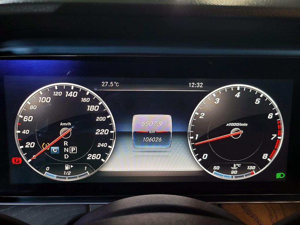 Mercedes Benz E class - Vista 10