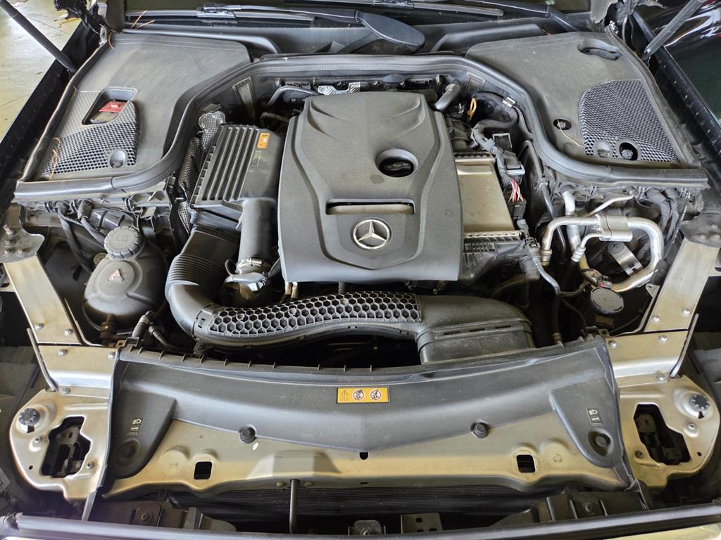 Mercedes Benz E class 2018 Negro - Importación desde Corea - HF Imports Iquique - Foto 18