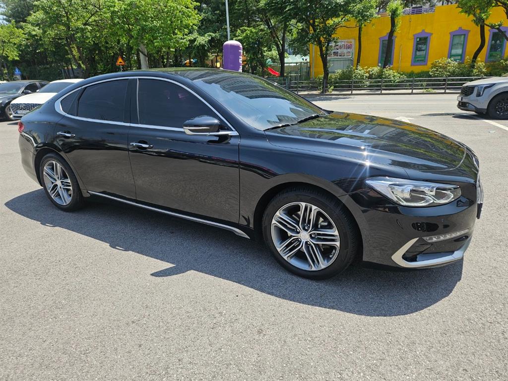 HYUNDAI Grandeur - Vista 2