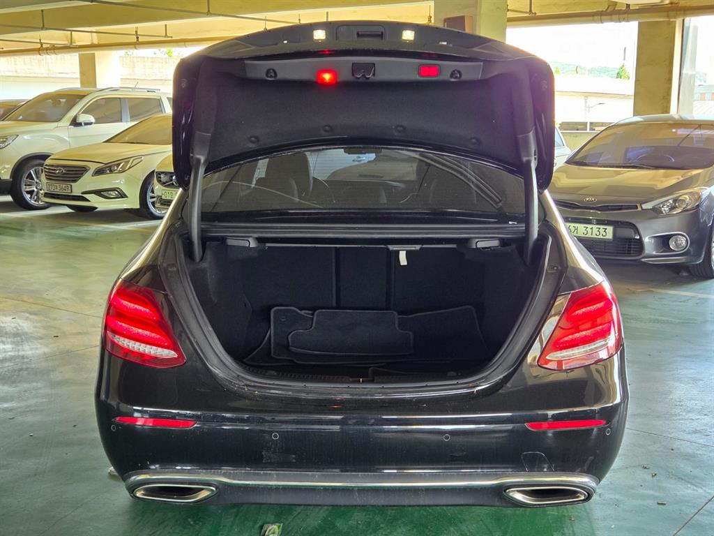 Mercedes Benz E class 2018 Negro - Importación desde Corea - HF Imports Iquique - Foto 19