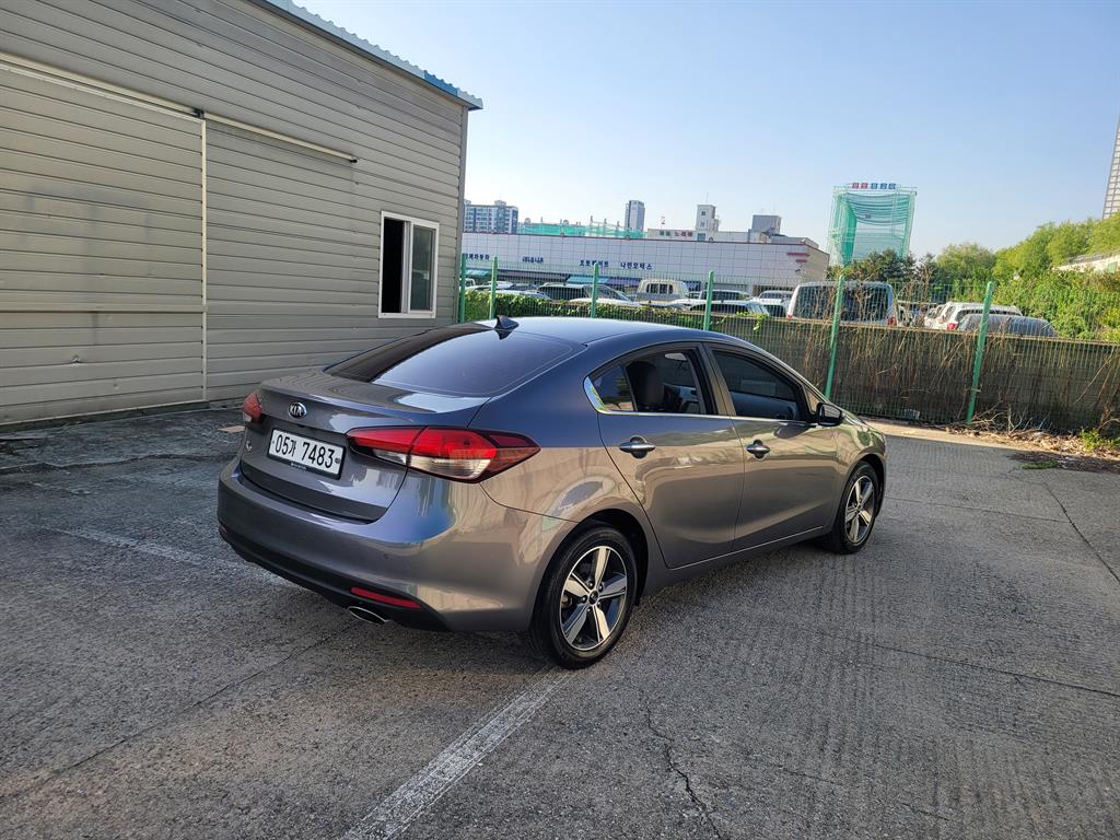 KIA K3 - Vista 4