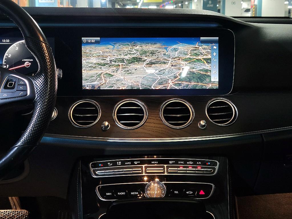 Mercedes Benz E class - Vista 11