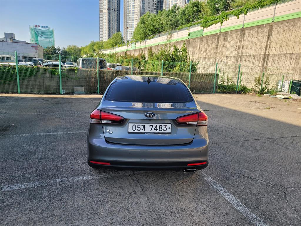 KIA K3 - Vista 3
