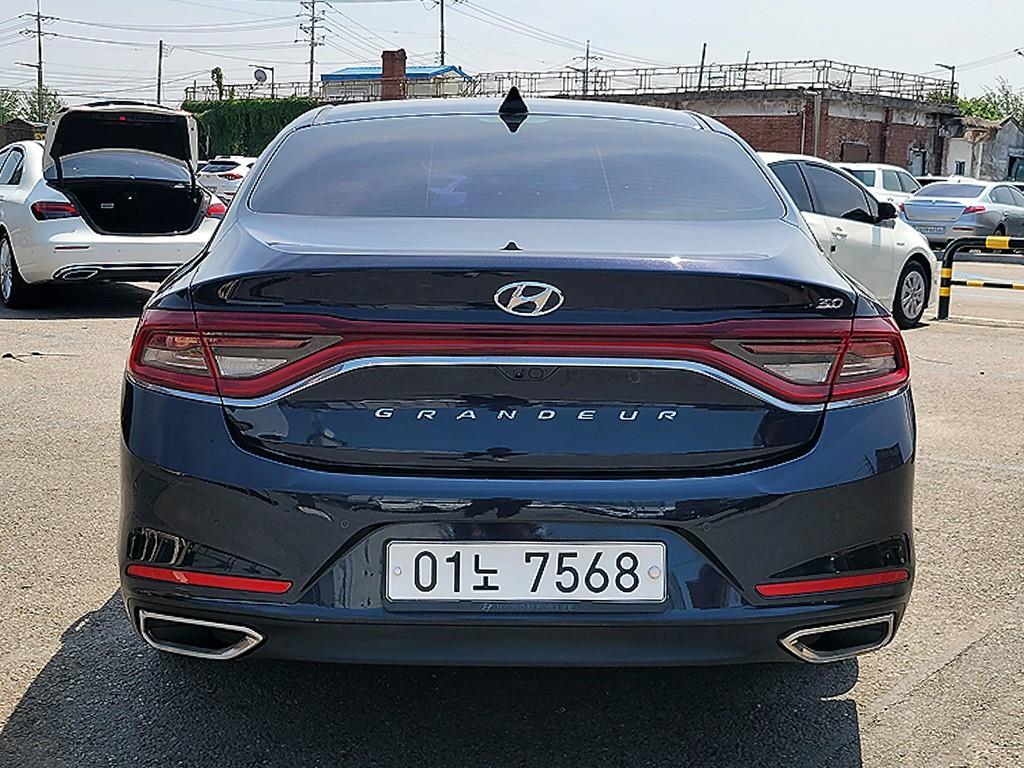 HYUNDAI Grandeur - Vista 3