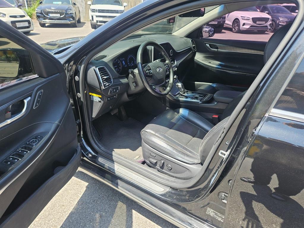HYUNDAI Grandeur - Vista 7