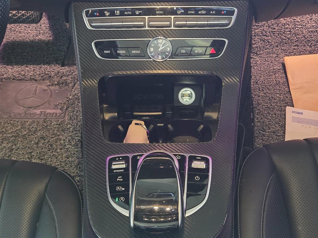 Mercedes Benz E class 2018 Negro - Importación desde Corea - HF Imports Iquique - Foto 13
